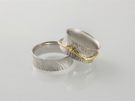 Poročni prstan, belo in rdeče zlato, prstan po naročilu, zlatarna Brežnik.