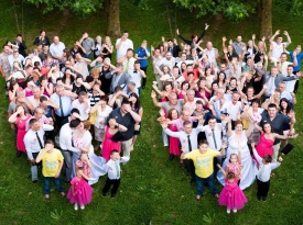 Skupinsko poročno fotografiranje