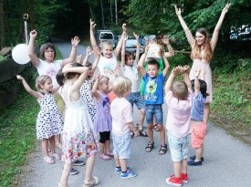 varstvo otrok na poroki, varstvo otrok, varuška, varuška živa, varstvo na poroki, animacija otrok na poroki
