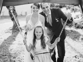 Poročna fotografija družine.