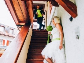 Poročna fotografija, ženin in nevesta, poročna obutev