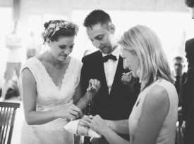 happy moments, poroka, poročna fotografija, poročni par, zaobljub, orehov gaj