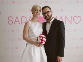 Sara in Mano, poročna fotografija, poročno fotografiranje, poročna obleka, poročni šopek.
