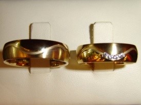 Zlata poročna prstana.
