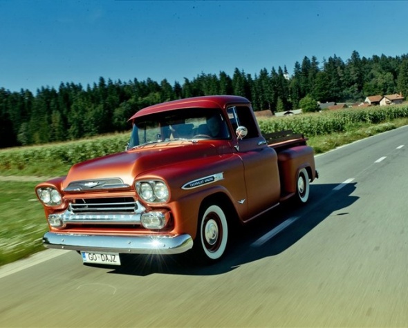 Poročni avto, poročni prevoz, oldtimer, prevoz na poroko