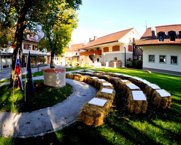 Dvor Jezeršek - civilni obred